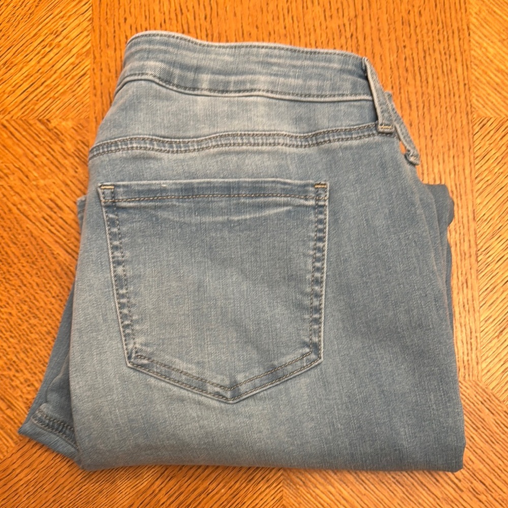 NYDJ Light Blue Straight Leg Cropped Jeans Size 10 - Picture 5 of 6